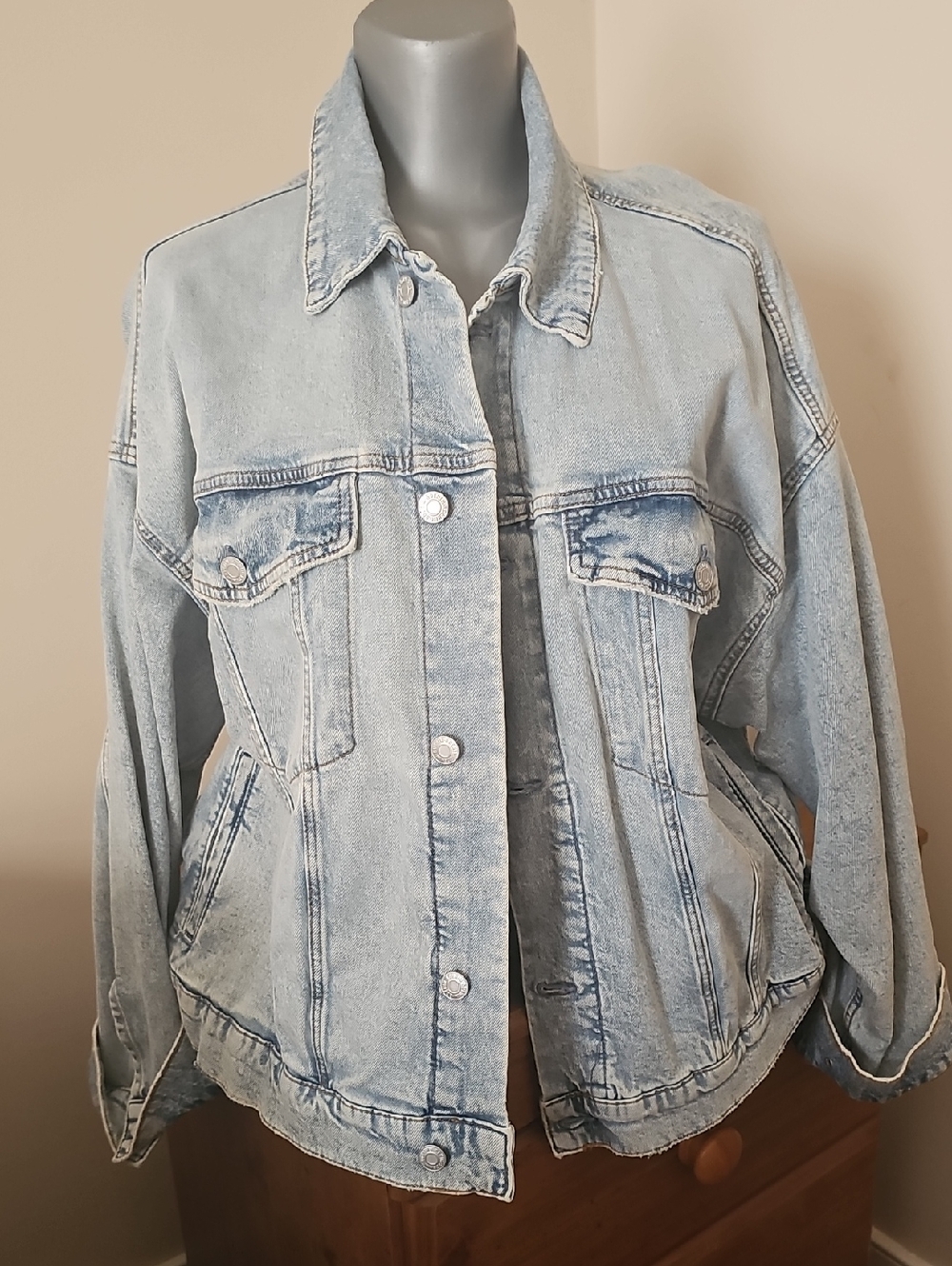 H&M Light Wash Denim Jacket in Pale Blue